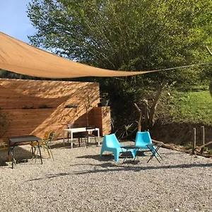 monchateau-etoile-hebergement-insolite.hotels-rhonealpes.com/